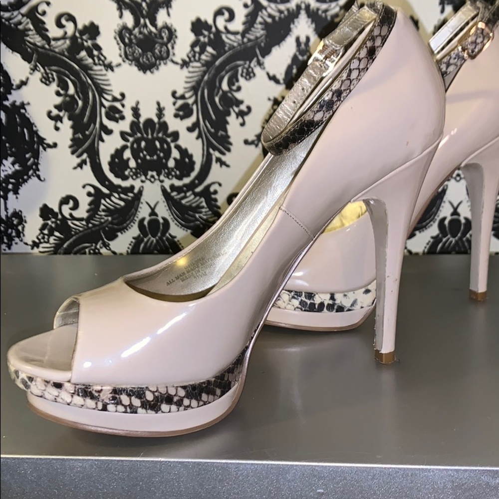 Guess Heels - image 5